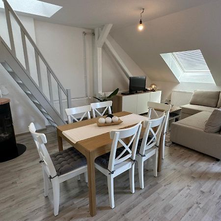 Gemuetliche Neurenovierte Dachgeschosswohnung Erfurt Dış mekan fotoğraf