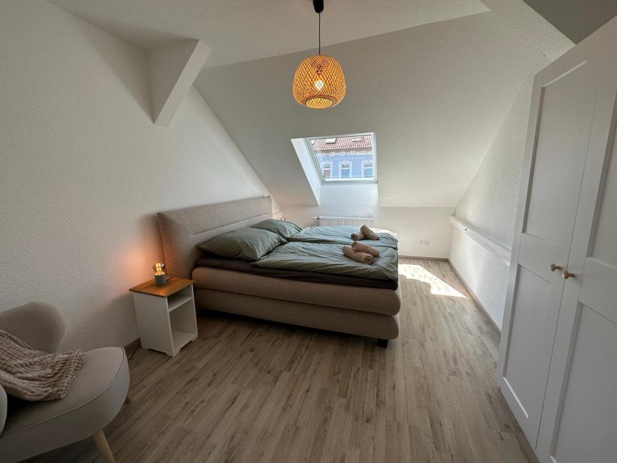 Gemuetliche Neurenovierte Dachgeschosswohnung Erfurt Dış mekan fotoğraf