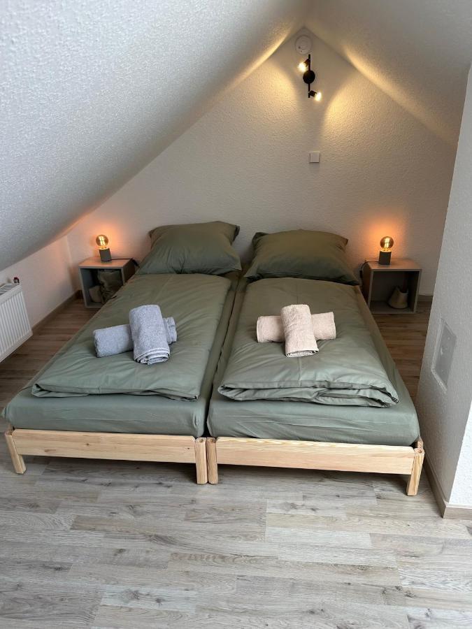 Gemuetliche Neurenovierte Dachgeschosswohnung Erfurt Dış mekan fotoğraf