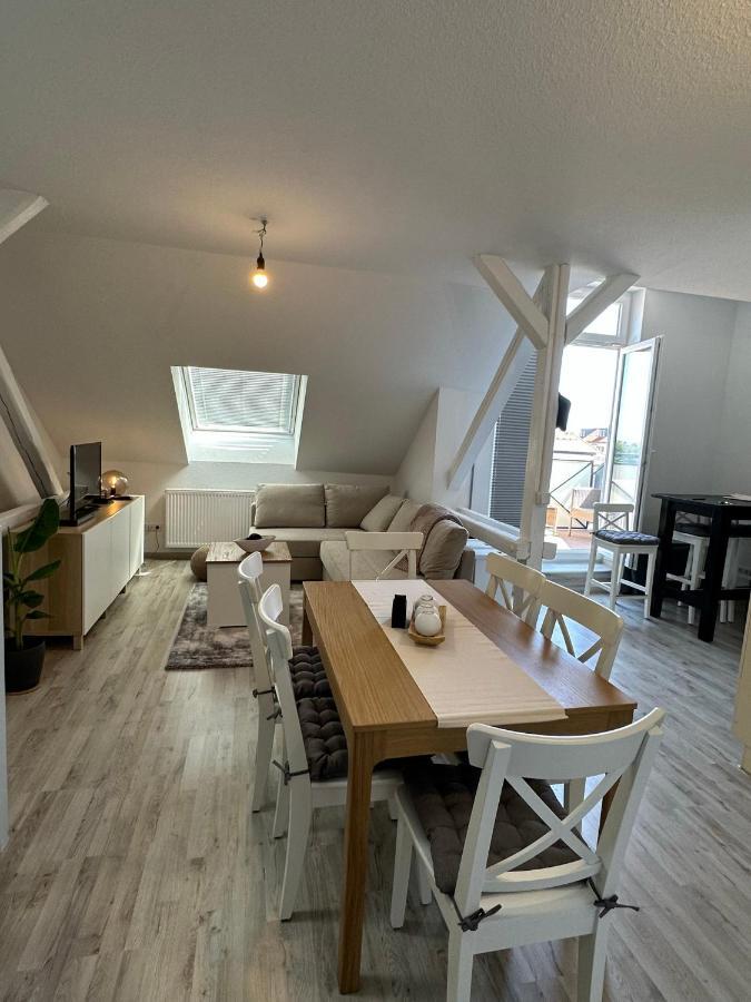Gemuetliche Neurenovierte Dachgeschosswohnung Erfurt Dış mekan fotoğraf